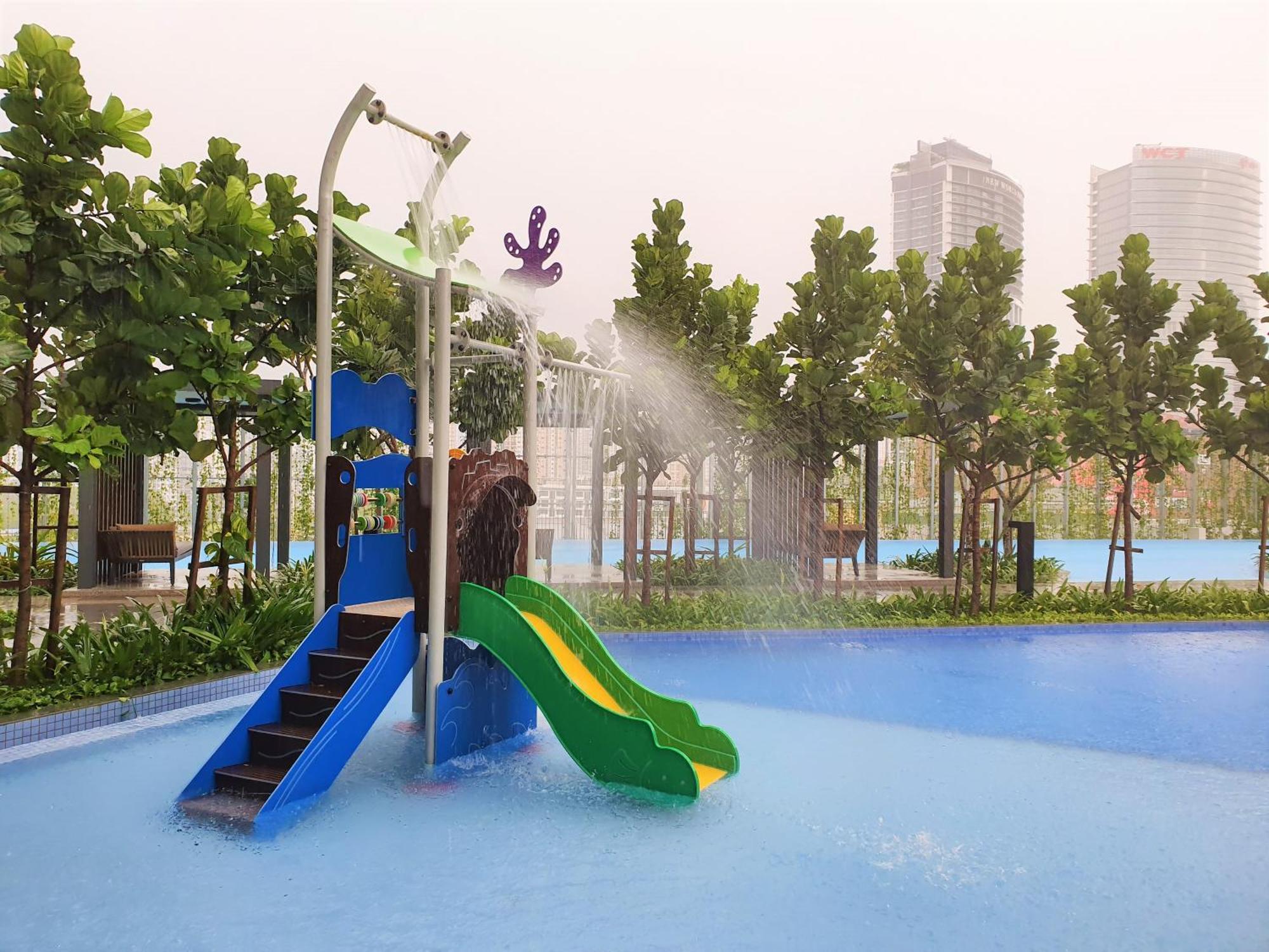 Highpark Suites At Petaling Jaya, Kelana Jaya By Plush Exteriör bild
