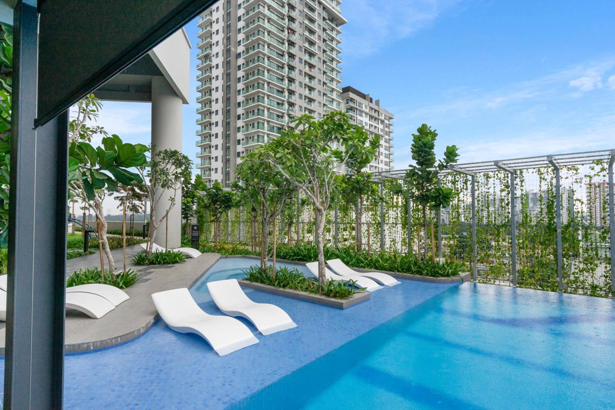Highpark Suites At Petaling Jaya, Kelana Jaya By Plush Exteriör bild