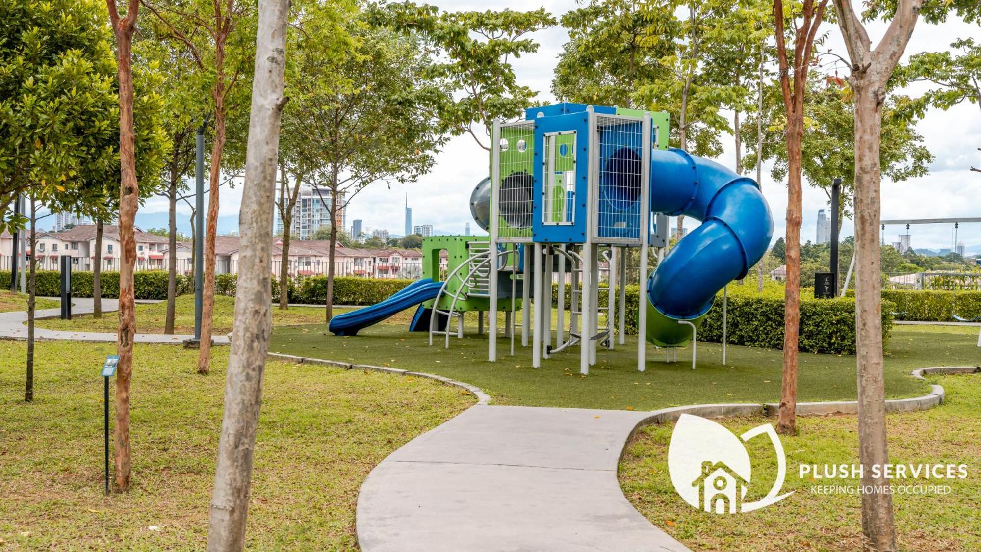 Highpark Suites At Petaling Jaya, Kelana Jaya By Plush Exteriör bild
